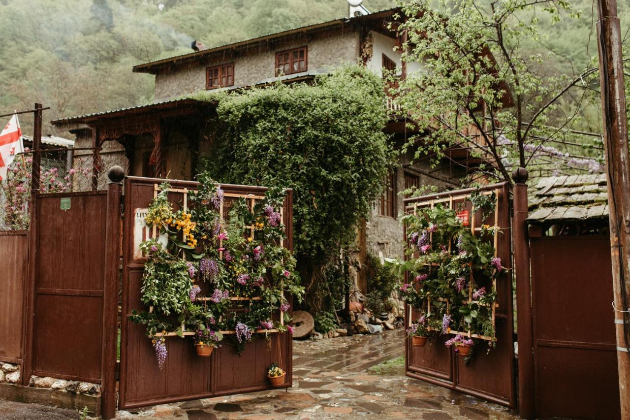 Guest House Gallery Oni Екстериор снимка
