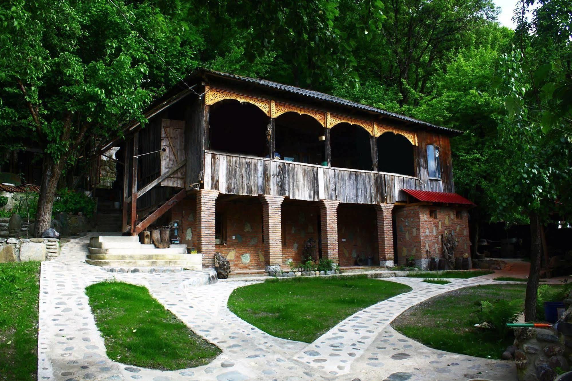Guest House Gallery Oni Екстериор снимка