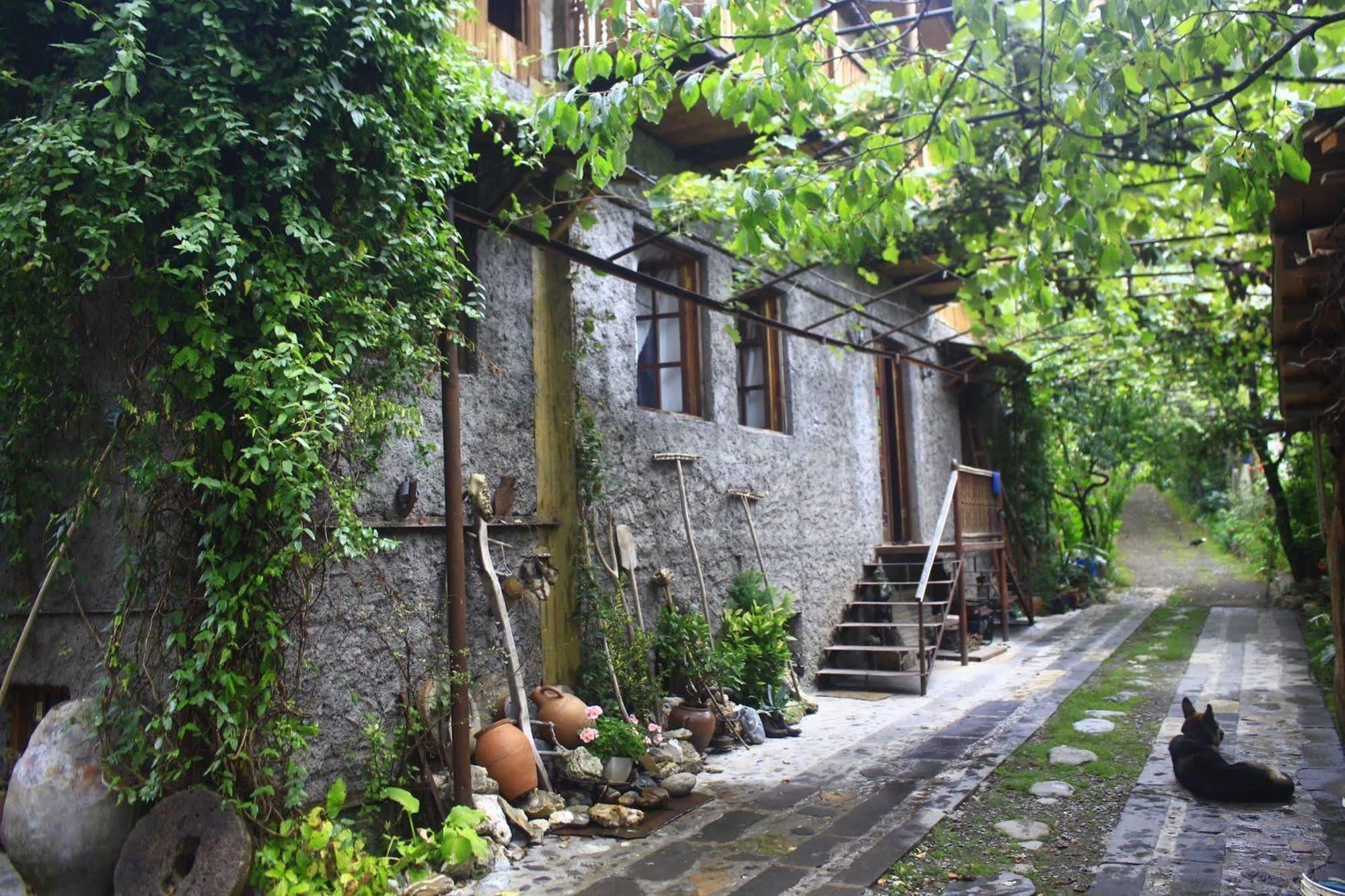 Guest House Gallery Oni Екстериор снимка