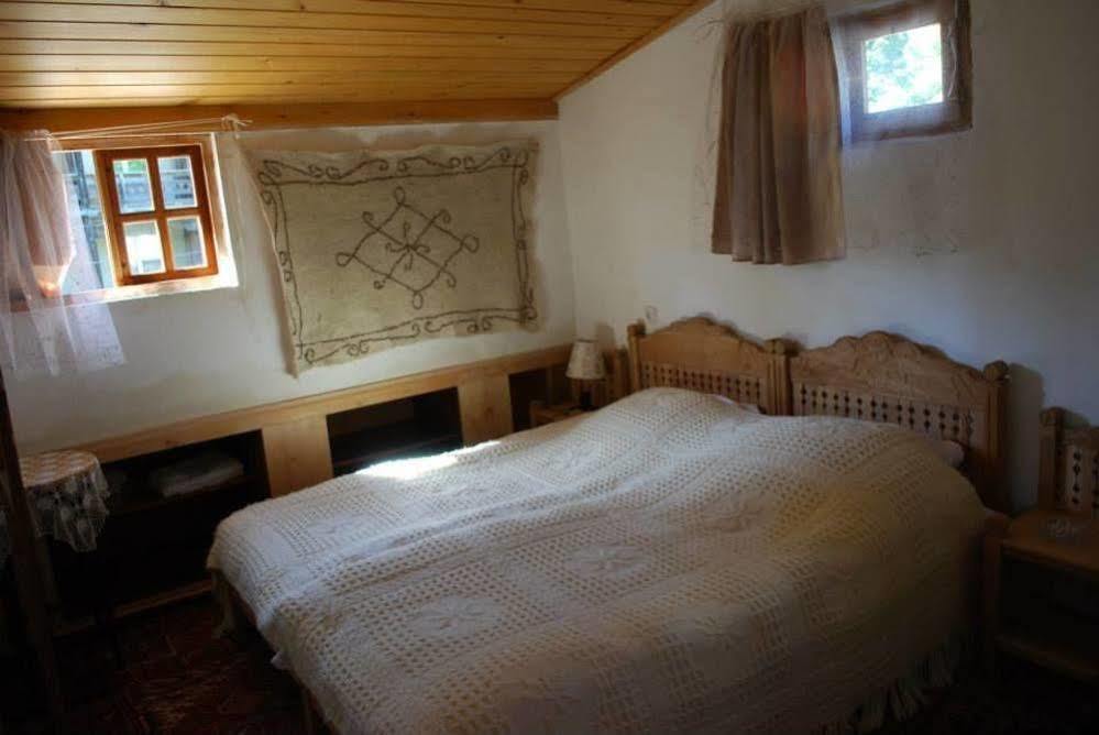 Guest House Gallery Oni Екстериор снимка
