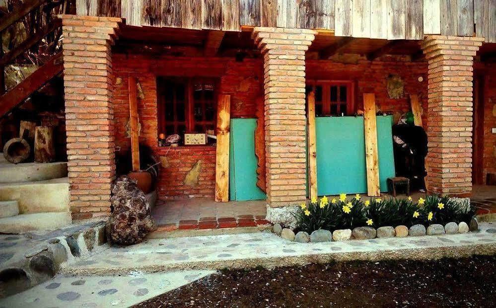 Guest House Gallery Oni Екстериор снимка